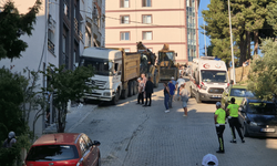 Freni boşalan kamyon eve çarptı: Mahalle sakinleri deprem oluyor sandı