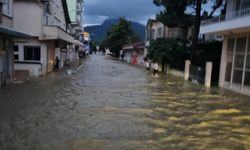 Kastamonu'yu sel vurdu! İş yerleri, evler ve araçlar su altında kaldı