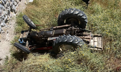 Kavşakta feci çarpışma! Traktör sürücüsü hayatını kaybetti