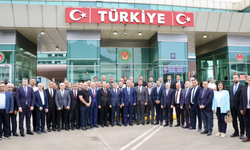 Bakan Bolat, Sarp Gümrük Kapısı'nda incelemelerde bulundu