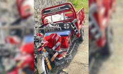 Giresun'da tarım aracı duvara çarptı: 1 ölü, 1 yaralı