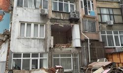 Deprem oldu zannetiler, odanın duvarı yıkıldı