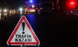 Ehliyetsiz ve alkollü sürücü polis aracıyla çarpıştı: 2'si polis 3 yaralı