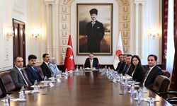 Bakan Gürlek, Muhsin Yazıcıoğlu’nun ailesiyle görüştü