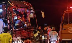 Gaziantep’te feci kaza! Yolcu otobüsü tırla çarpıştı: 2 ölü, 22 yaralı