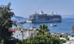 Bodrum'a iki gemi ile 1144 yolcu geldi