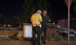 Oğlunu trafik cezasından kurtarmaya geldi, kendi cezası daha ağır oldu