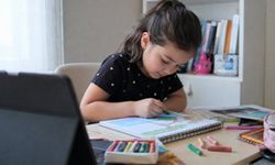 Dijital Çağda Çocukların El İşi ve Çizimle İlişkisi