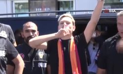 Galatasaray'ın yeni transferi Aleksey Batrakov, İstanbul’a geldi