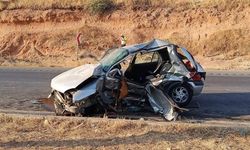 Sabah saatlerinde can pazarı! İki otomobil çarpıştı: 3 ölü, 3 yaralı