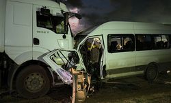 Hatay’da korkunç kaza! 1 kişi hayatını kaybetti, 15 kişi yaralandı