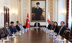 Bakan Gürlek, Muhsin Yazıcıoğlu'nun ailesiyle bir araya geldi