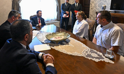 Bakan Gürlek, Emir Yuşa'nın ailesiyle bir araya geldi