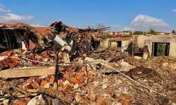 Yaşlı çiftin yanan evinde nişanlı torunlarının hayalleri de kül oldu