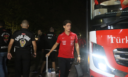 A Milli Futbol Takımı coşkuyla karşılandı