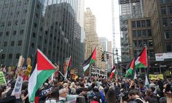 Manhattan'da Netanyahu protestosu! Binlerce kişi yürüdü