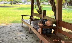 Adana'da termometreler 43 dereceyi gördü! "Ücretsiz sauna hizmeti alıyor gibiyiz"