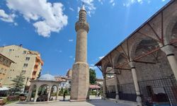 Önce minare yapıldı, cami sonradan eklendi