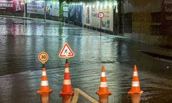 İstanbul'daki sağanak nedeniyle Zincirlikuyu'daki alt geçidi su bastı