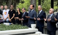 Metin Oktay, vefatının 35. yıl dönümünde kabri başında anıldı