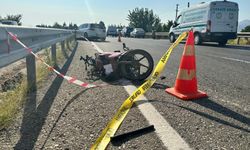 Otomobil motosiklete arkadan çarptı: 1 ölü 3 yaralı