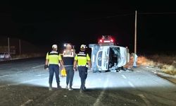 Van'da minibüsle kamyonun çarpıştığı kazada 13 kişi yaralandı