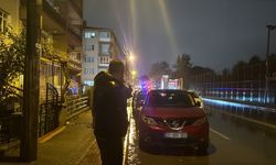 2.17 promil alkollü çıktı! Yanan otomobilini sigara içerek izledi
