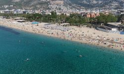 Alanya'da yazdan kalma gün! Ekim ayı sonunda deniz keyfi