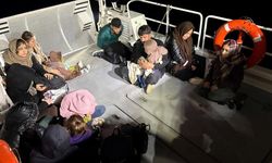 İzmir açıklarında 13 düzensiz göçmen yakalandı