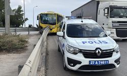 Gaziantep'te halk otobüsü demir bariyerlere çarptı: 9 yaralı
