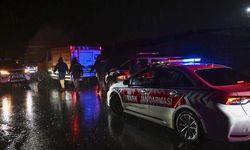 İstanbul'da sağanak: Suya kapılan araçtaki 2 kişi kayıp