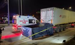 Balıkesir'de tıra çarpan motosiklet sürücüsü hayatını kaybetti