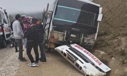 Korkuteli-Fethiye yolunda midibüs kazası: 9 yaralı