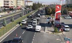 KPSS yolunda 5 araç birbirine girdi! Kazadan kurtulan öğrencileri polis sınava götürdü