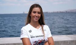 Milli yüzücü Eda Savcıgil, Catalina Kanalı'nı çifte rekorla geçti