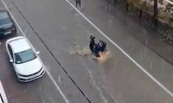İstanbul'da korku dolu dakikalar! Suya kapılan kadın böyle sürüklendi