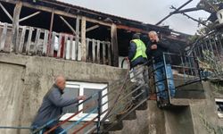 Benzinle soba yakmak isterken evi yaktı