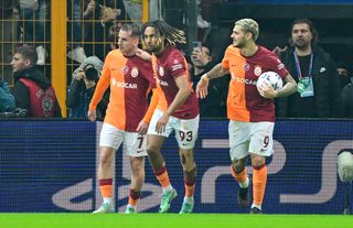 Galatasaray evinde Manchester United’la berabere kaldı