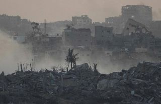 İsrail Şucaiyye'yi bombaladı: Enkaz altından 300 ölü ve yaralı çıkarıldı