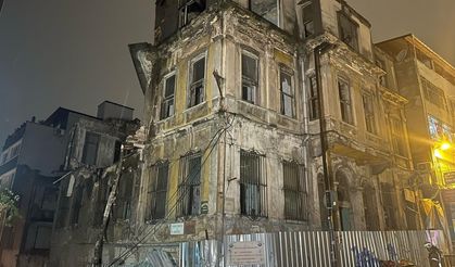 İstanbul’da 3 katlı metruk bina kısmen çöktü