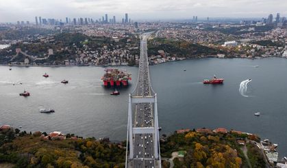 İstanbul Boğazı'nda gemi trafiği askıya alındı