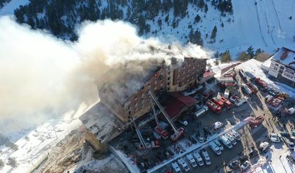 Kartalkaya Kayak Merkezi’nde yanan otelin içi görüntülendi