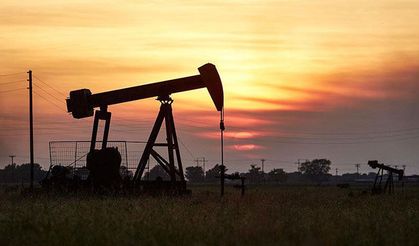 Brent petrolün varili 103 dolar seviyesine geriledi