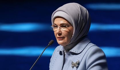 Emine Erdoğan YKS'ye girecek öğrencilere başarı diledi