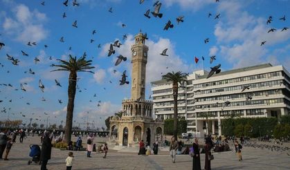 İzmir Büyükşehir Belediyesine yönelik yolsuzluk soruşturmasında 2 şüpheli tutuklandı