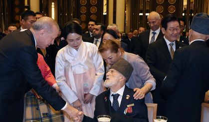 Cumhurbaşkanı Erdoğan, Kore gazileriyle sohbet etti