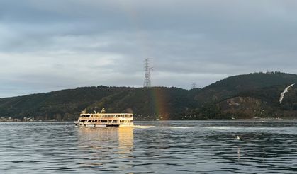 İstanbul Boğazı’nda gökkuşağı şöleni