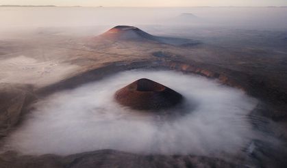 Dünyanın nazar boncuğu ‘Meke Gölü’ sisle büyüledi