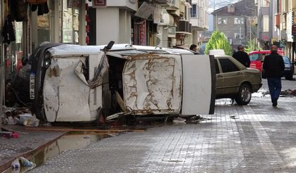Selin bilançosu gün ağarınca ortaya çıktı! Araçlar hurdaya döndü, iş yerleri kullanılamaz hale geldi