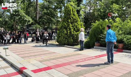 Sollama faciası! Önce otomobile sonra İETT otobüsüne çarpan sürücü sinir krizi geçirdi